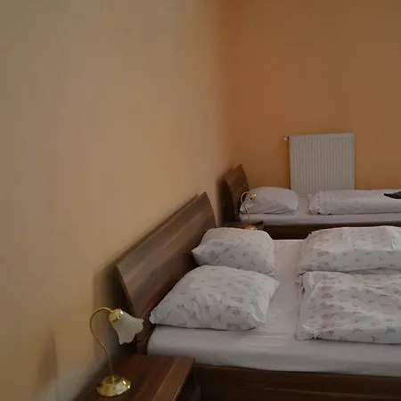 Guest house Alex S Bazenom Kalonda